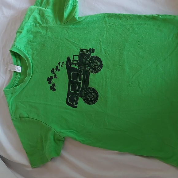 Bundle of 4 - 5T Boys T-shirts - Picture 4 of 5